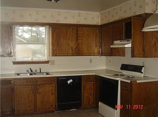 3rd image of 8828 W Saint Helens Dr