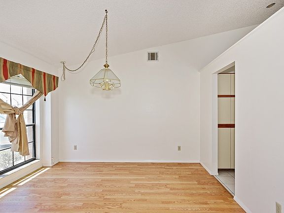 5th image of 12674 Newfield Dr