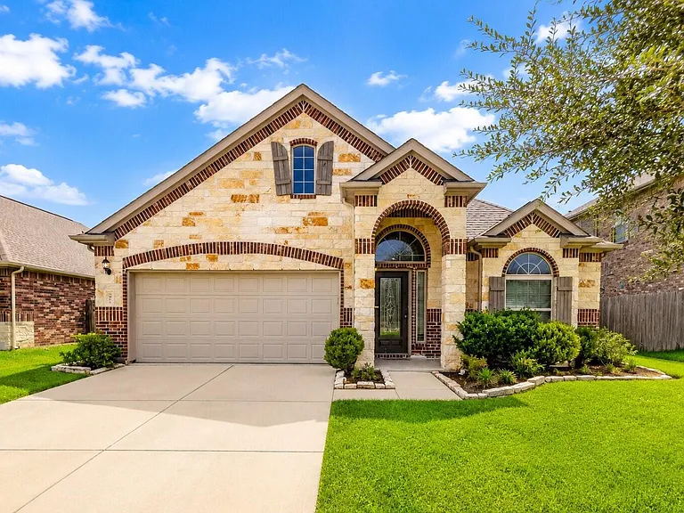 9811 Camellia Gardens Dr — Photo 1