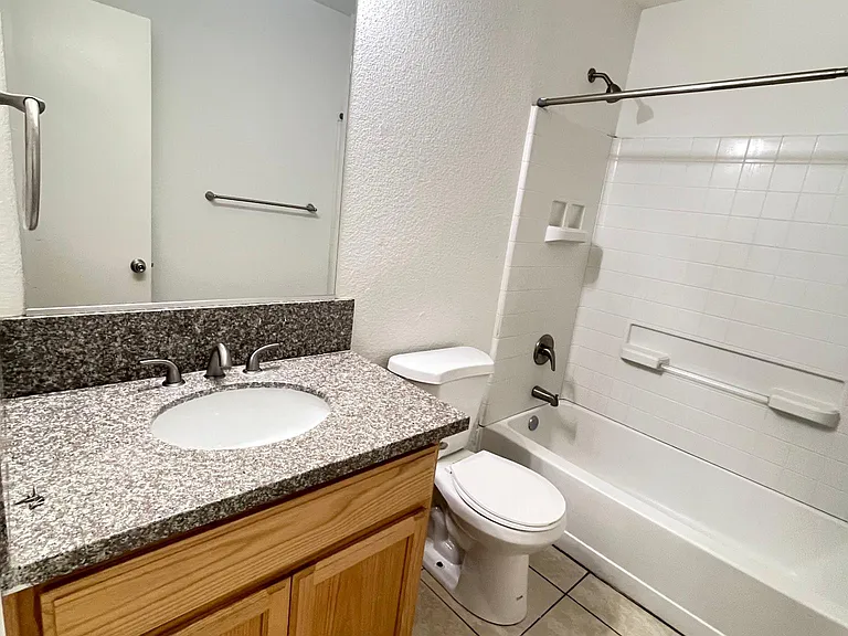 5020 E Eight Mile Rd — Photo 10