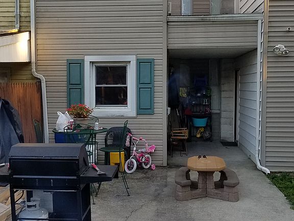 3rd image of 411 E Mifflin St