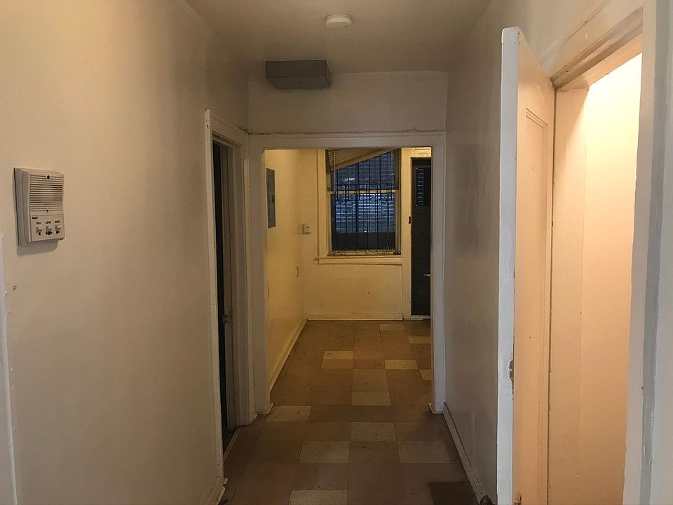 2nd image of 1602 W Wallen Ave APT Bsmt