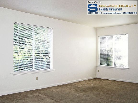 3rd image of 195 Washington Ct APT D