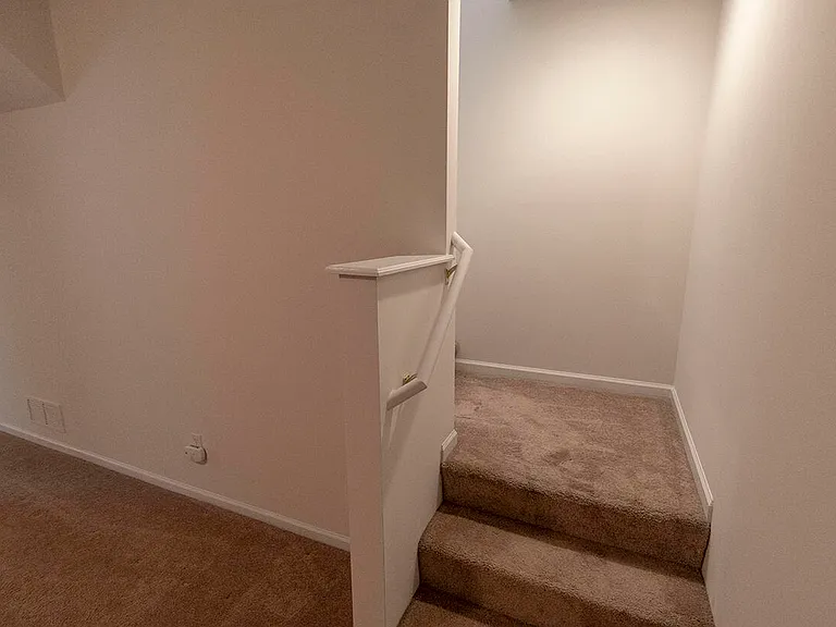 3402 E Saint Charles Rd — Photo 17