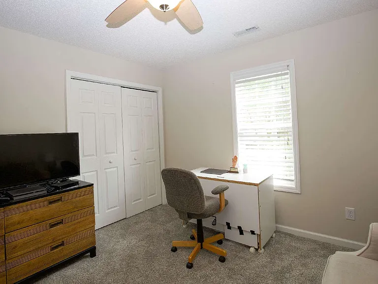 225 Adams Cir — Photo 24