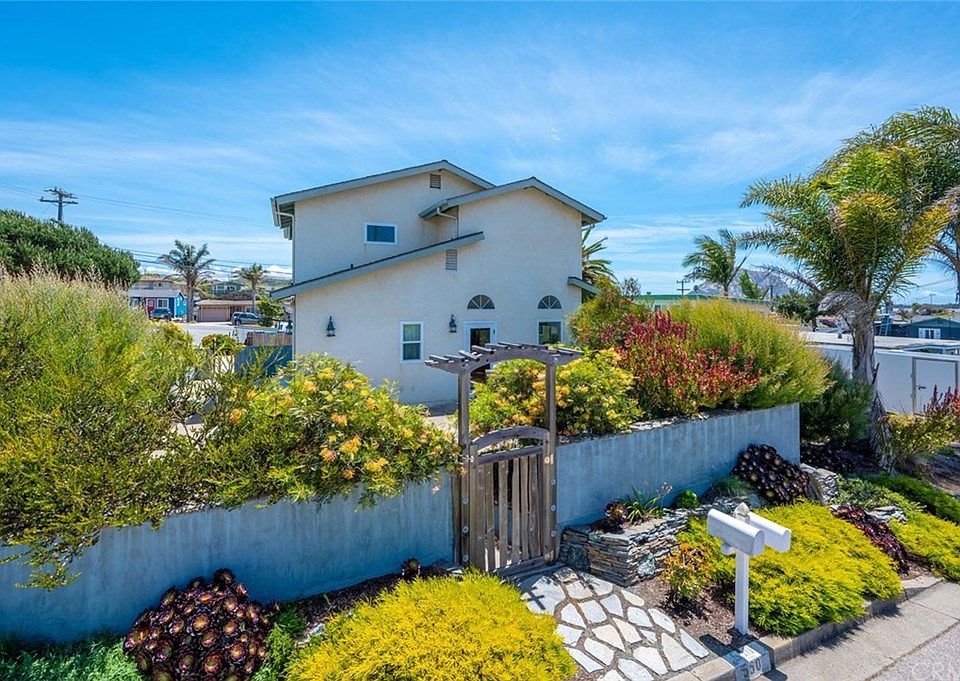 1st image of 550 La Jolla St