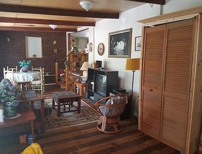 4th image of 40 Cubby Ln