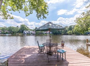 1604 Waters Edge Ln, Reston, VA 20190