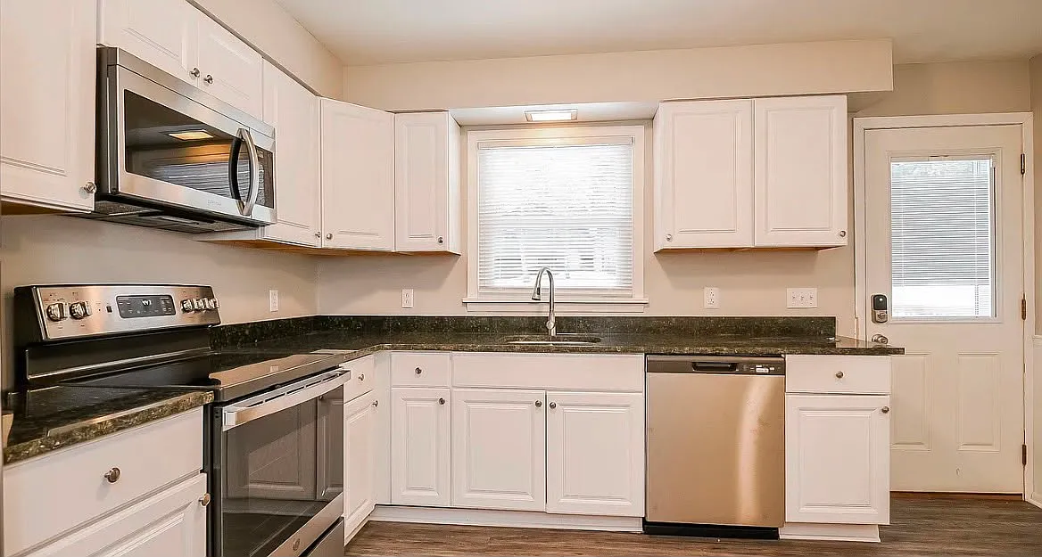 Pleasantview Ave, Butler — Photo 4