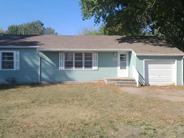 620 Pine St, Wellsville, KS 66092