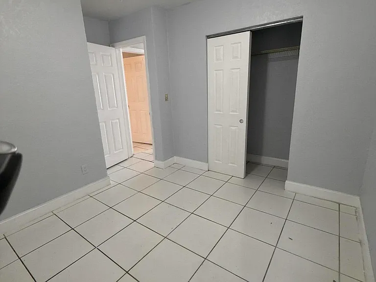 720 SW 7th St #4 — Photo 9