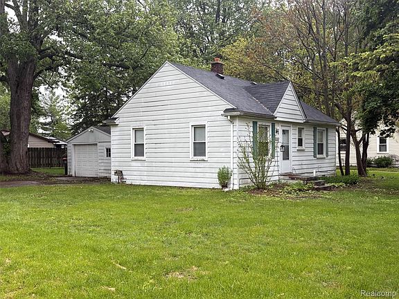 3rd image of 22517 Berg Rd