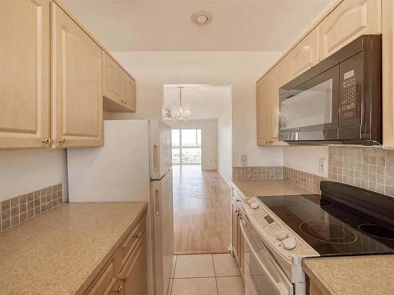 4939 Floramar Ter #912 — Photo 11