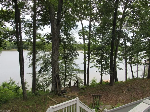 390 Lake Landing Dr, Salisbury, NC 28146