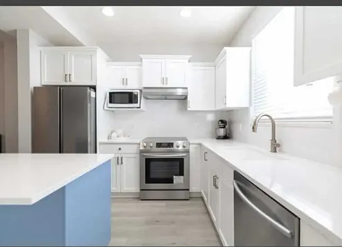 3 bed, 2.5 bath, 2100 sqft, $2,800 — Photo 4