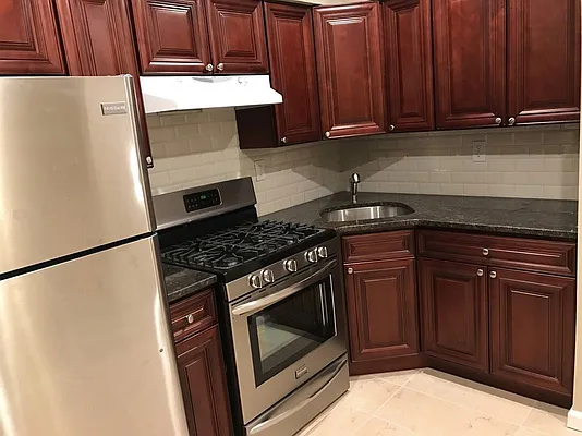 Rented by Amorelli Realty | media 4