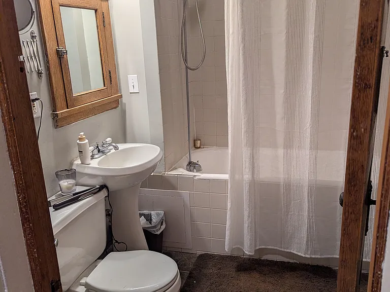 1638 W Waveland Ave — Photo 16