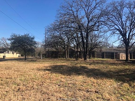 5th image of 2904 Wood Knoll Dr