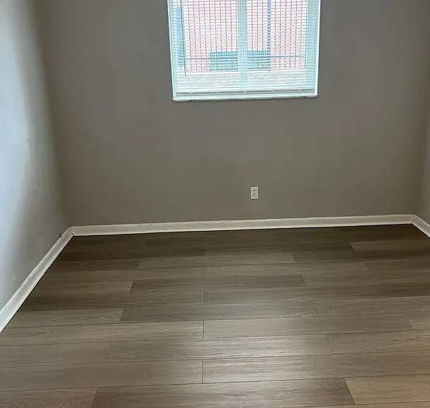 475 W Grand Ave #16 — Photo 3