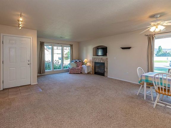 2nd image of 1606 N Tschirley Ln