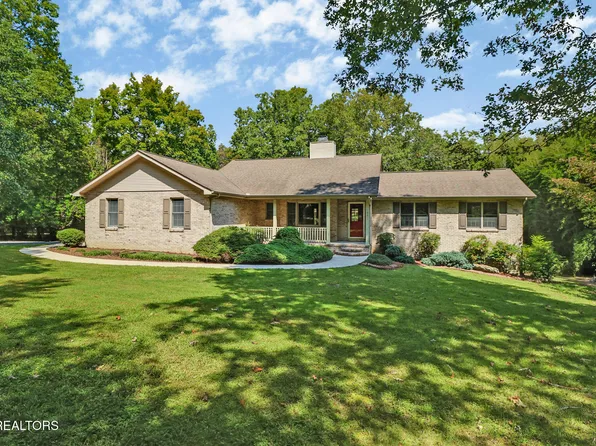 1061 Laurel Cir, Crossville, TN 38555