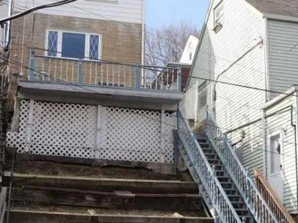 12 Brosville St, Pittsburgh, PA 15203