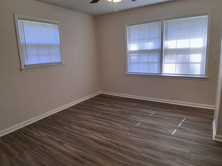 103 Robin St — Photo 11