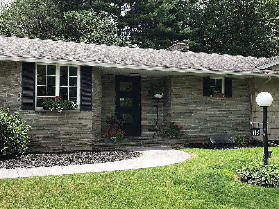 1st image of 118 Munro Dr