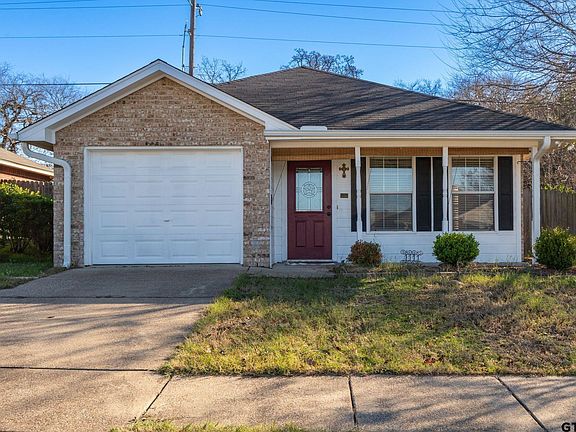 3rd image of 1111 Woodlands Park Dr