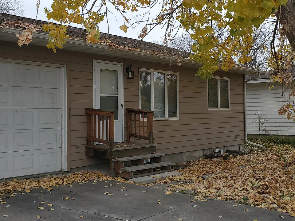 1242 Lake Elmo Dr