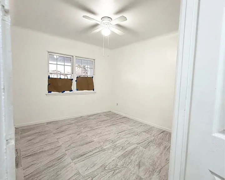 2444 Iowa Ave — Photo 18