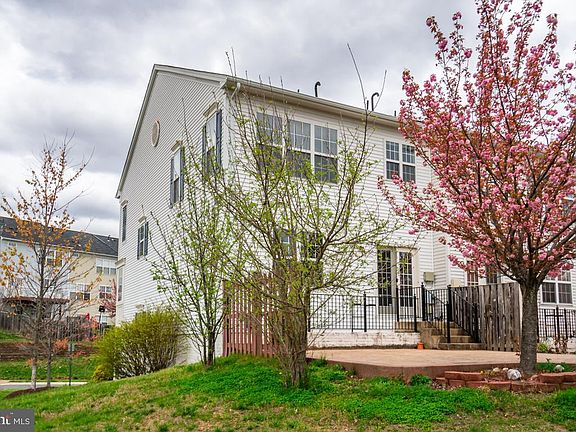 3rd image of 16583 Bramblewood Ln