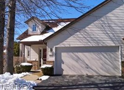 5693 Gateway Ln #801, Brookpark, OH, 44142