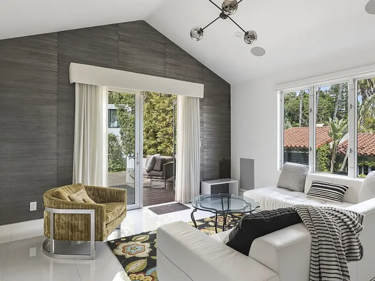 1377 Miller Pl — Photo 9