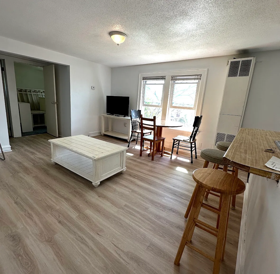 4 bed, $5,000 — Photo 2