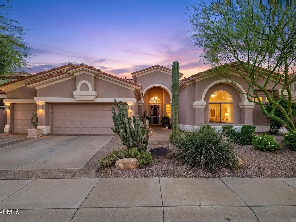 4419 E Robin Ln