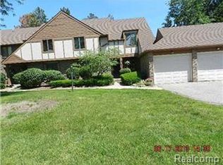 684 Moorland Dr, East Lansing, MI