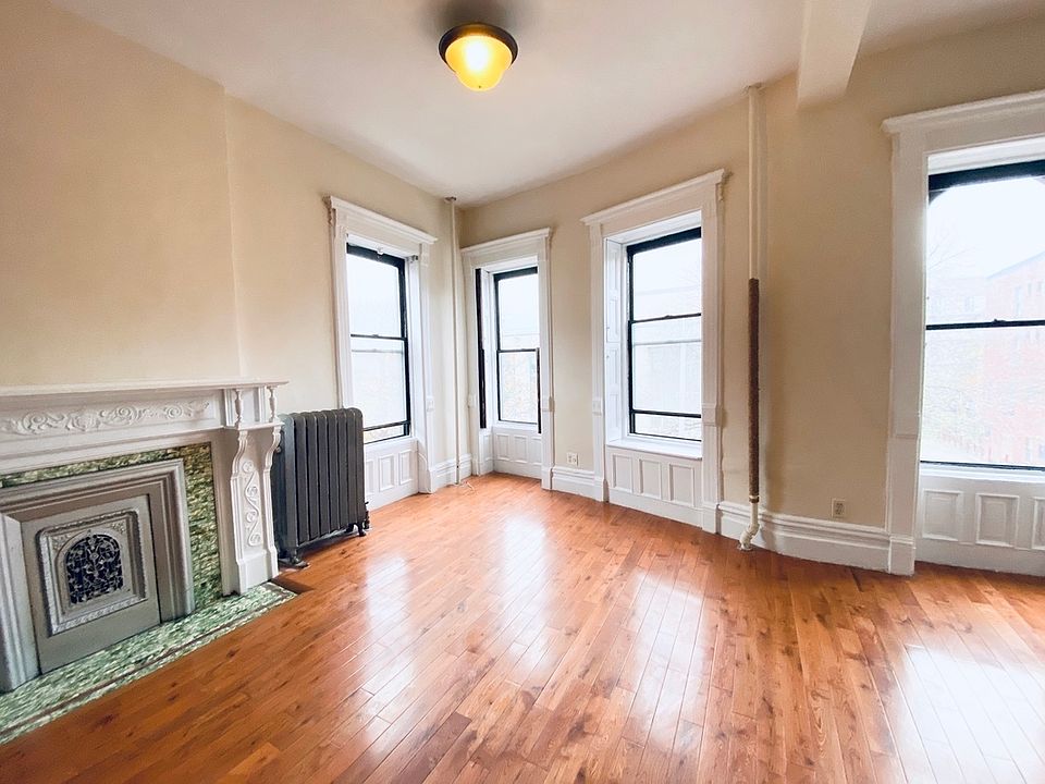 1st image of 364 Park Pl #2