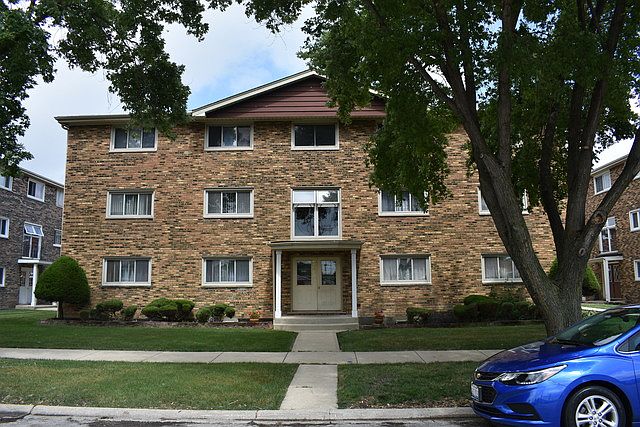 1st image of 5840 W 77th St Unit 2-204