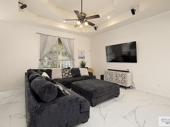 2nd image of 501 Southgate Cir