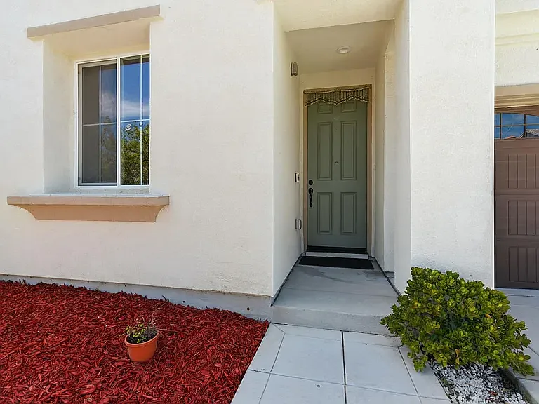 520 E Albertina Ave — Photo 7