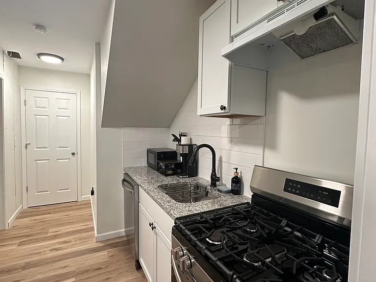 540 N State St #B — Photo 12