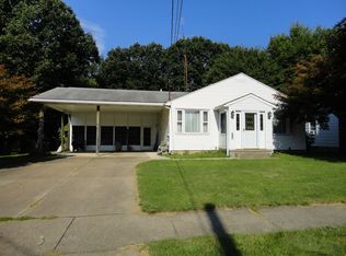 811 Sunset Ave, Grove City, PA 16127