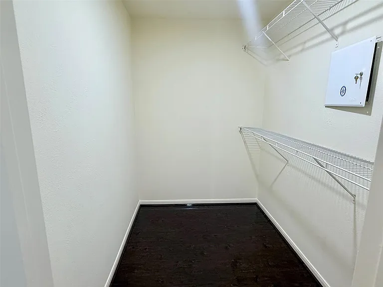 6530 Signal Point Ln — Photo 25