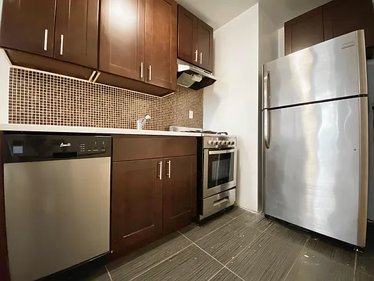 Rented by Vector New York, LLC | media 28