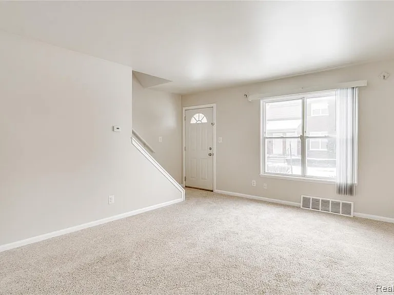 3388 Coolidge Hwy — Photo 20