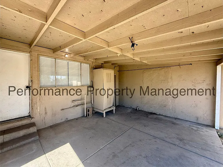 3703 Eucalyptus Dr — Photo 13