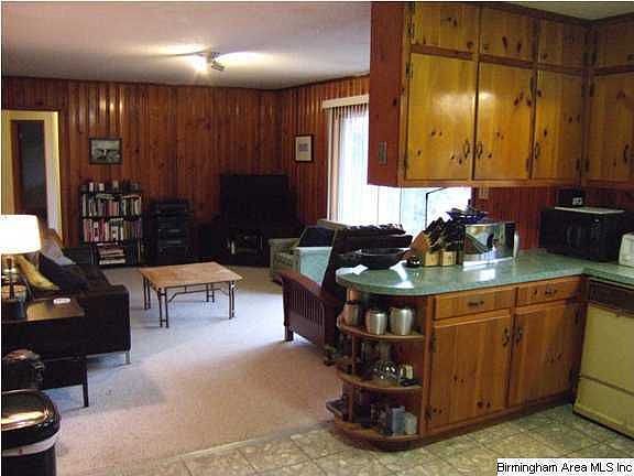 4th image of 1808 Poplar Dr