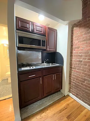 Rented by City Connections Realty | media 10