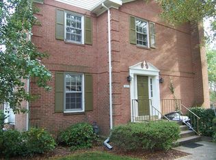 8211 Tis Well Dr, Alexandria, VA 22306